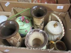 BOX CONTAINING VARIOUS CERAMICS INCLUDING MALING AND SADLER BISCUIT BARRELS, PAIR OF ORIENTAL