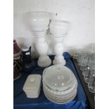 SMALL QUANTITY OF HOUSEHOLD CHINA INCLUDING TWO PLANTERS ON PEDESTALS