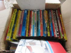 BOX CONTAINING A LARGE QUANTITY OF BOOKS, MOSTLY 1970S TV RELATED ANNUALS ETC