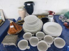 QUANTITY OF HOUSEHOLD CERAMICS