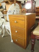 SMALL MID-20TH CENTURY THREE DRAWER BEDSIDE CABINET, WIDTH APPROX 36CM