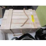 House of Hampton Kiste aus Holz, RRP £32.99 GrÃ¶ÃŸe: 18 cm H x 42 cm B x 30 cm T