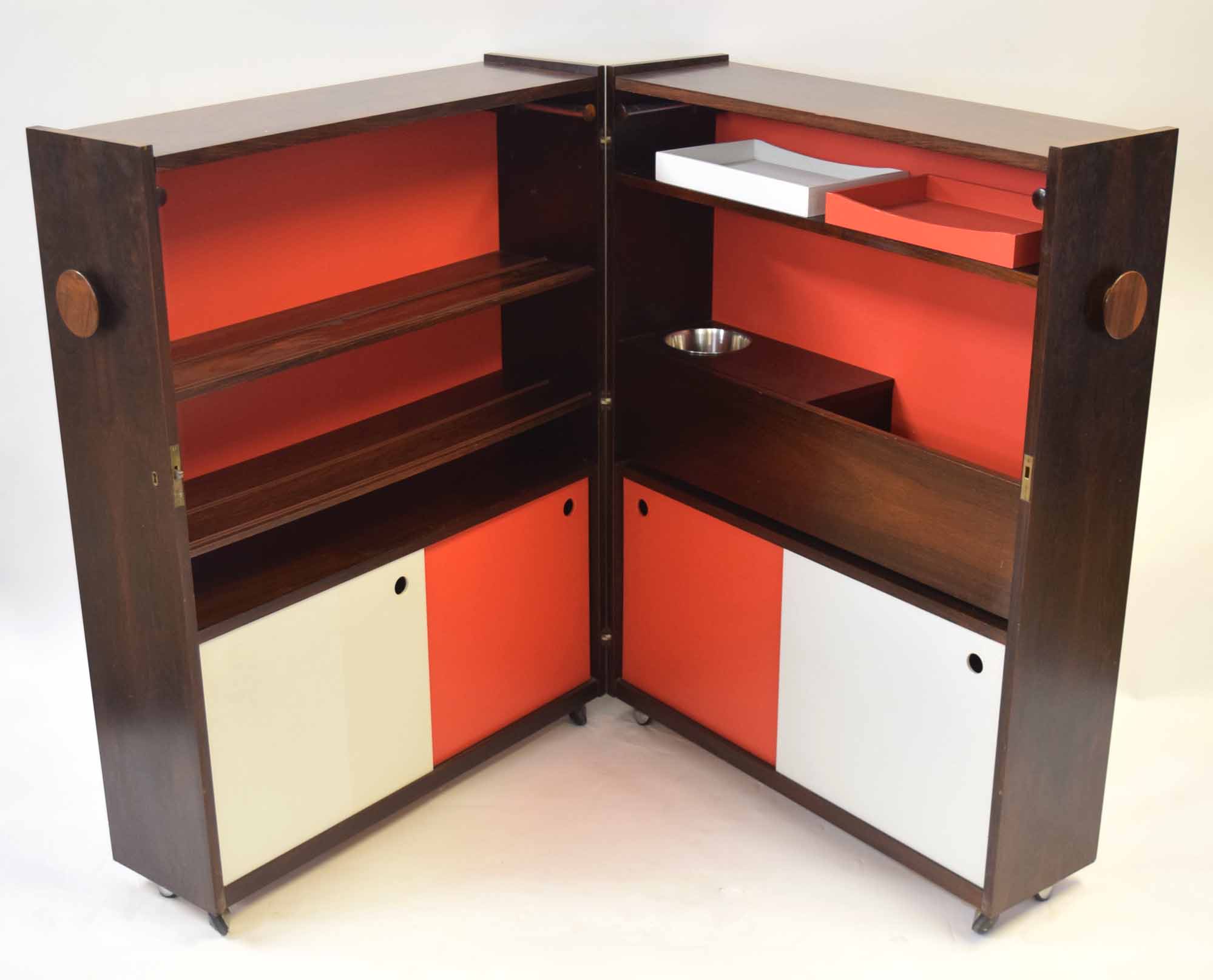 Mid-20th century Erik Buch for Dyrlund rosewood Danish folding bar unit with folding top supported - Image 2 of 4