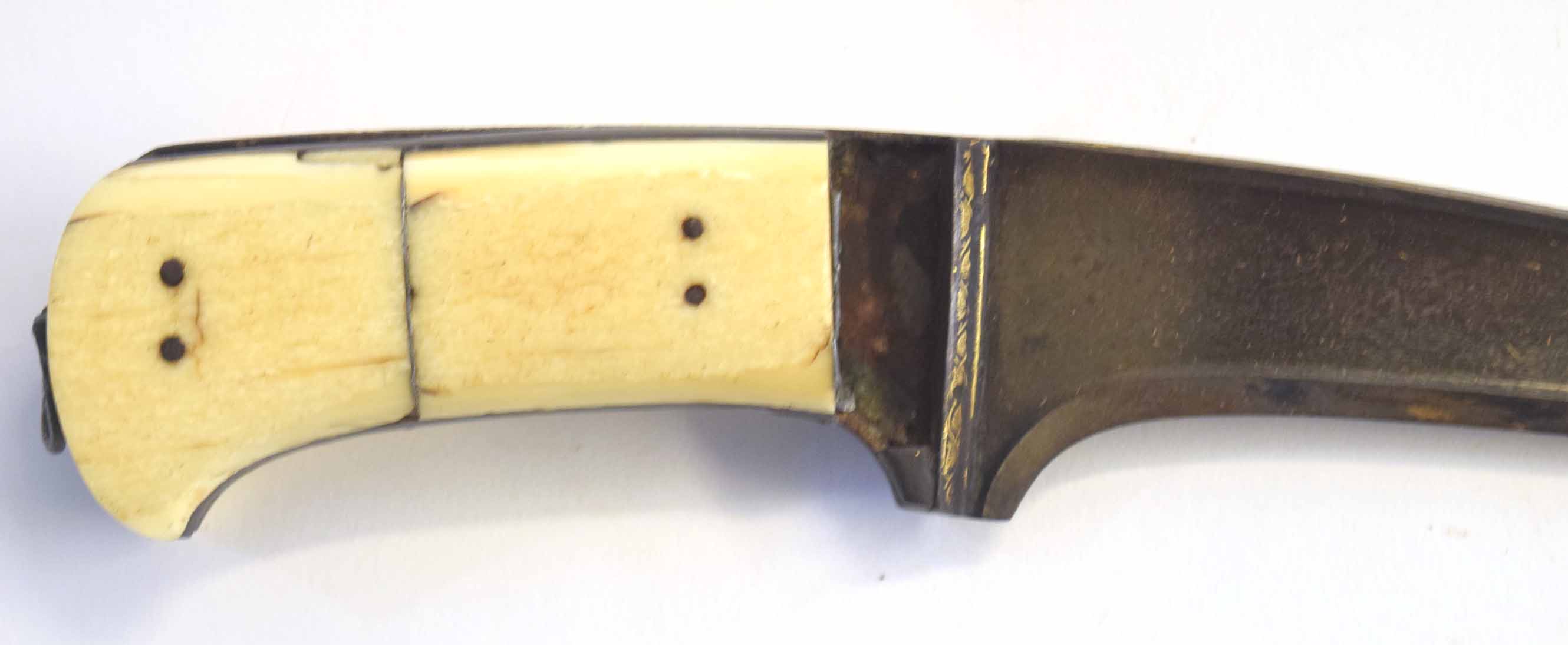 Possibly 18th/19th century Pesh-Kabz with thick possibly marine ivory grips (one a/f) with white - Image 6 of 9