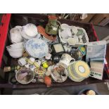 TRAY OF MIXED CERAMICS TO INCLUDE TUSCAN CHINA DINNER WARES