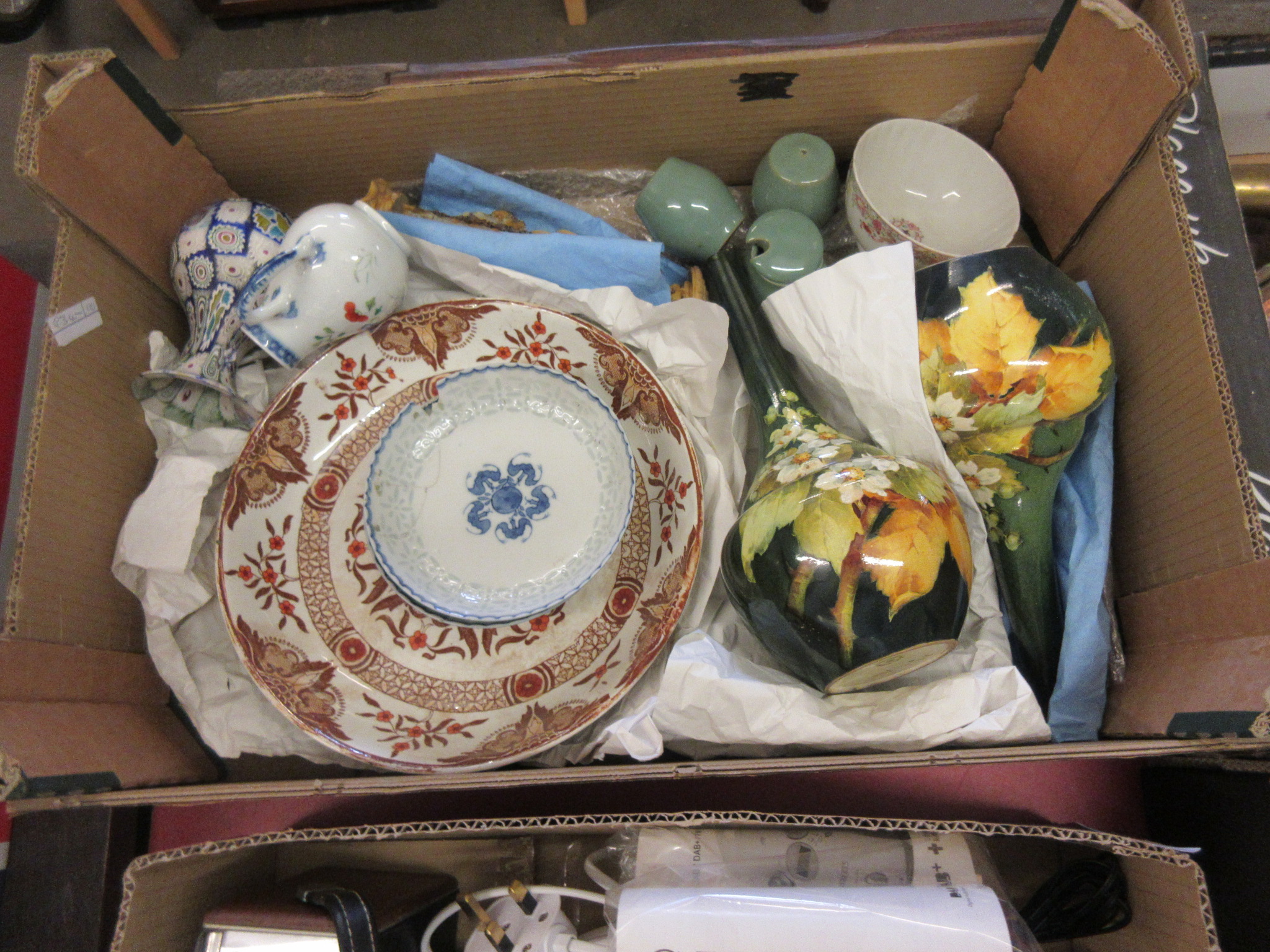 BOX OF MIXED CHINESE CERAMICS PLUS TWO DOULTON LAMBETH GREEN VASES