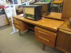 RETRO 1960S/1970S G-PLAN DRESSING TABLE WITH MIRRORED BACK, FLANKED BY TWO DRAWERS, 151CM WIDE