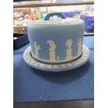 20TH CENTURY WEDGWOOD BLUE AND WHITE DISH AND COVER