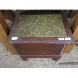 LATE 19TH/EARLY 20TH CENTURY COMMODE