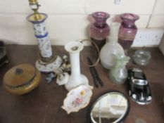 QUANTITY OF MIXED GLASS WARE, CERAMICS TO INCLUDE LAMP ETC