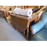 MID-20TH CENTURY DROP LEAF WOODEN TABLE