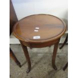 SMALL CIRCULAR OCCASIONAL TABLE, DIAM APPROX 39CM