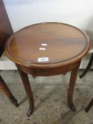 SMALL CIRCULAR OCCASIONAL TABLE, DIAM APPROX 39CM