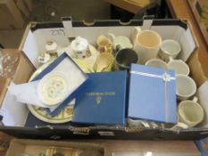 BOX CONTAINING MIXED CERAMICS AND CHINA