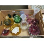 BOX OF MIXED GLASS WARES INCLUDING RUBY GLASS AND MURANO TYPE GLASS