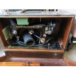 VINTAGE CASED SINGER SEWING MACHINE