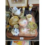 TRAY CONTAINING VARIOUS CERAMICS TO INCLUDE BUCKINGHAM PALACE CHINA ETC