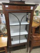 EDWARDIAN CHINA CABINET WITH INSET STRUNG DECORATION, WIDTH APPROX 56CM