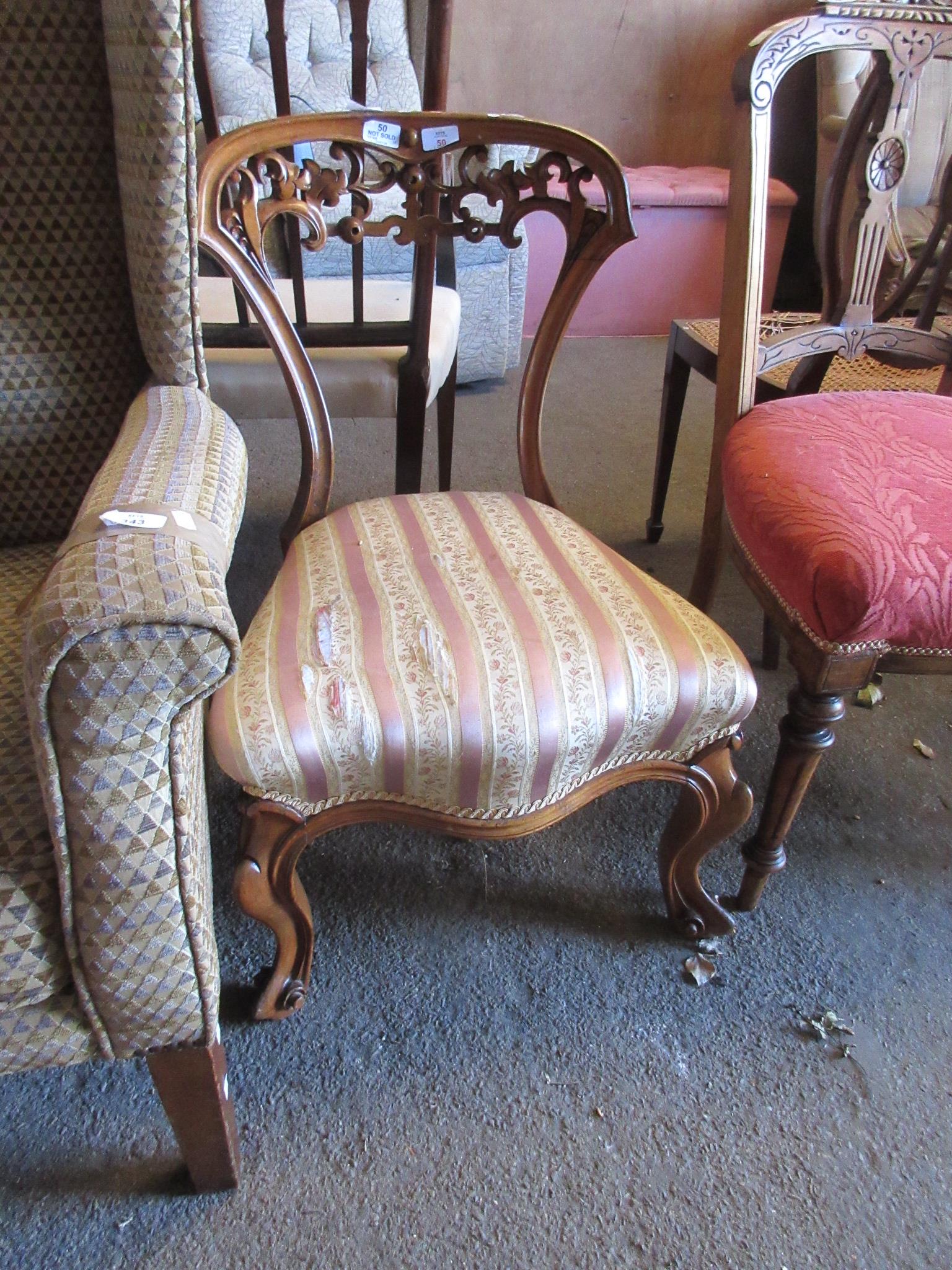 VICTORIAN MAHOGANY CHAIR, ARCHED BACK WITH CARVED FRIEZE BELOW, RAISED ON SWEPT UPRIGHTS TERMINATING