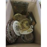 BOX OF CLEARANCE ITEMS INCLUDING A 1960S METAMEC MANTEL CLOCK, PLATES, ETC