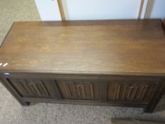 REPRODUCTION BLANKET CHEST WITH LINENFOLD DESIGN, WIDTH APPROX 105CM