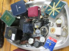 TRAY CONTAINING MIXED MODERN GENTS WATCHES ETC