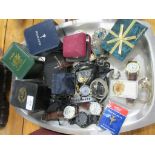 TRAY CONTAINING MIXED MODERN GENTS WATCHES ETC