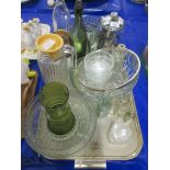 TRAY CONTAINING MIXED GLASS WARE INCLUDING FRUIT BOWLS, VINTAGE LEMONADE BOTTLES ETC