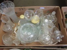 BOX OF MIXED GLASS WARE