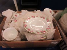 SMALL BOX CONTAINING WHITE GROUND CHINA