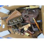 BOX CONTAINING MIXED VINTAGE MAINLY WOODEN PIPES TO INCLUDE POSSIBLY BAKELITE ASHTRAY