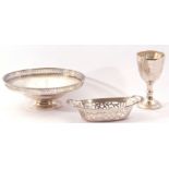 Mixed lot (3). George V small Tazza of circular form with a pierced gallery border on a pedestal