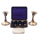 Cased set of six George V silver bean end coffee spoons, Birmingham 1922, a silver cigarette case of