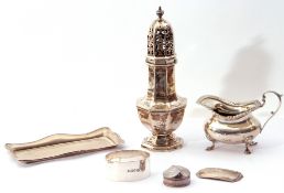 Mixed Lot: a hallmarked silver caster of octagonal form wit hpierced pull off domed lid, Sheffield