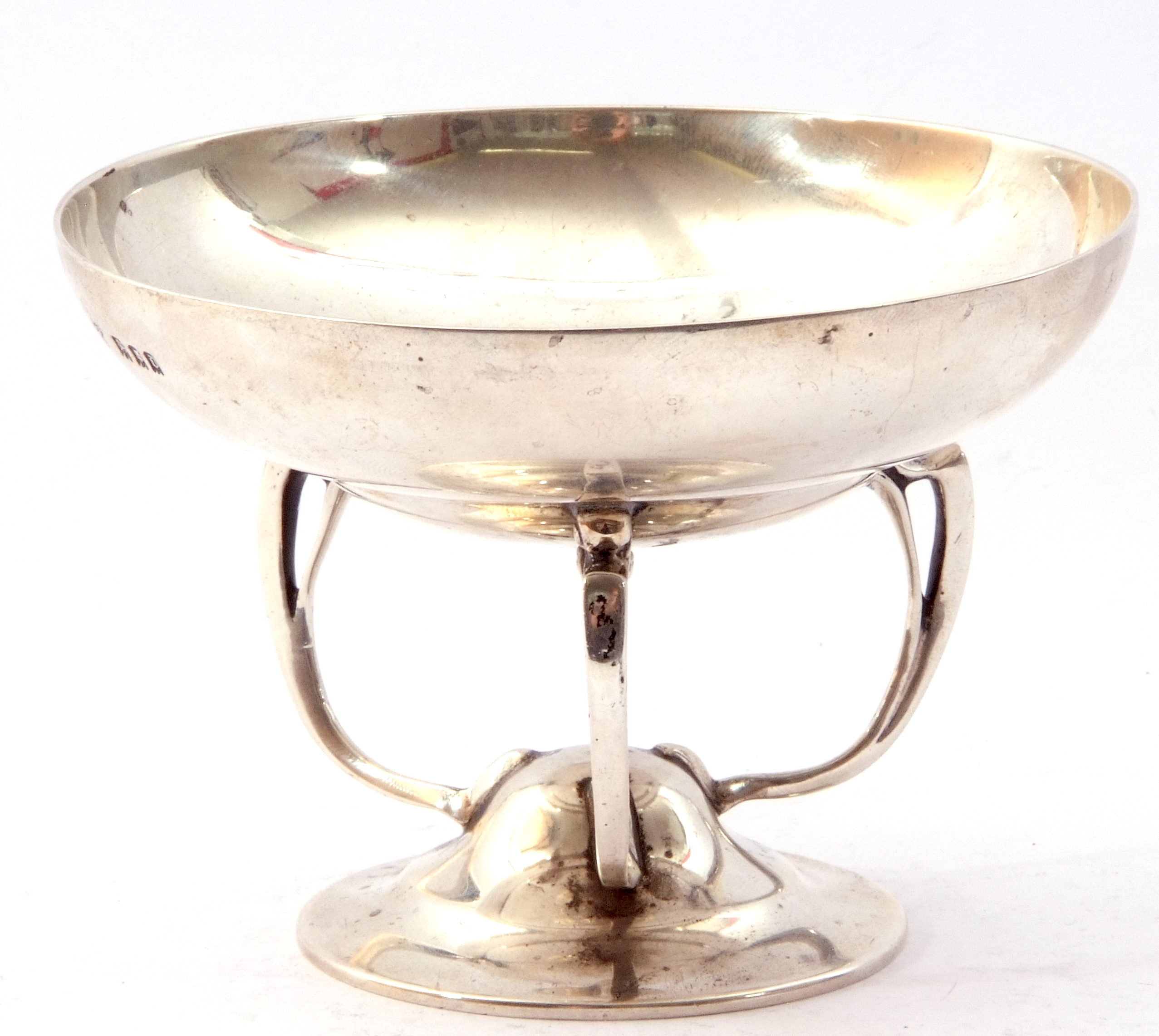 George V silver bon-bon dish, the circular shallow dish supported on three art nouveau style handles - Image 4 of 4