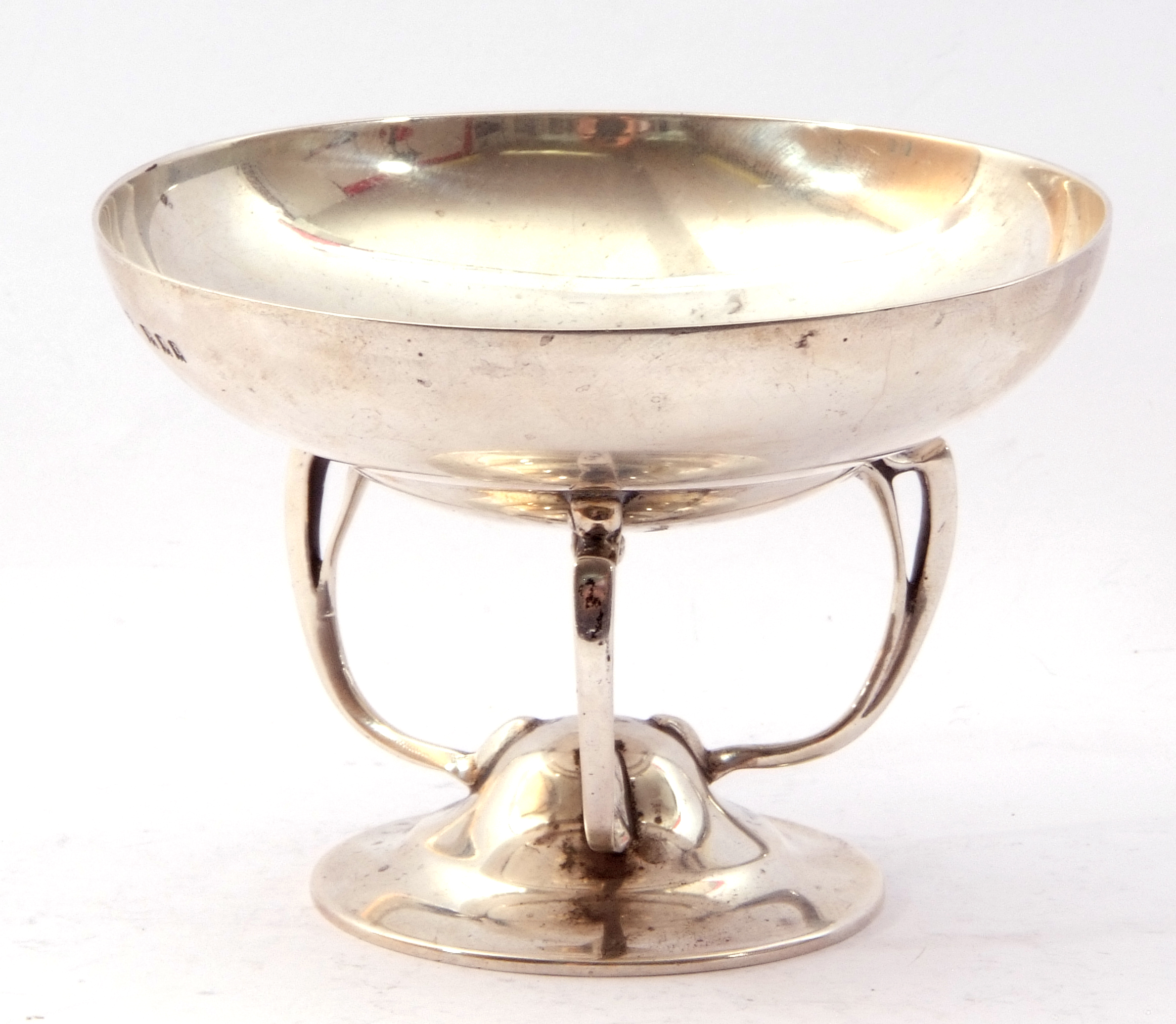 George V silver bon-bon dish, the circular shallow dish supported on three art nouveau style handles - Image 3 of 4