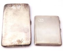 Mixed Lot: George V silver cigarette case, engine turned decoration, initialled D S cartouche,