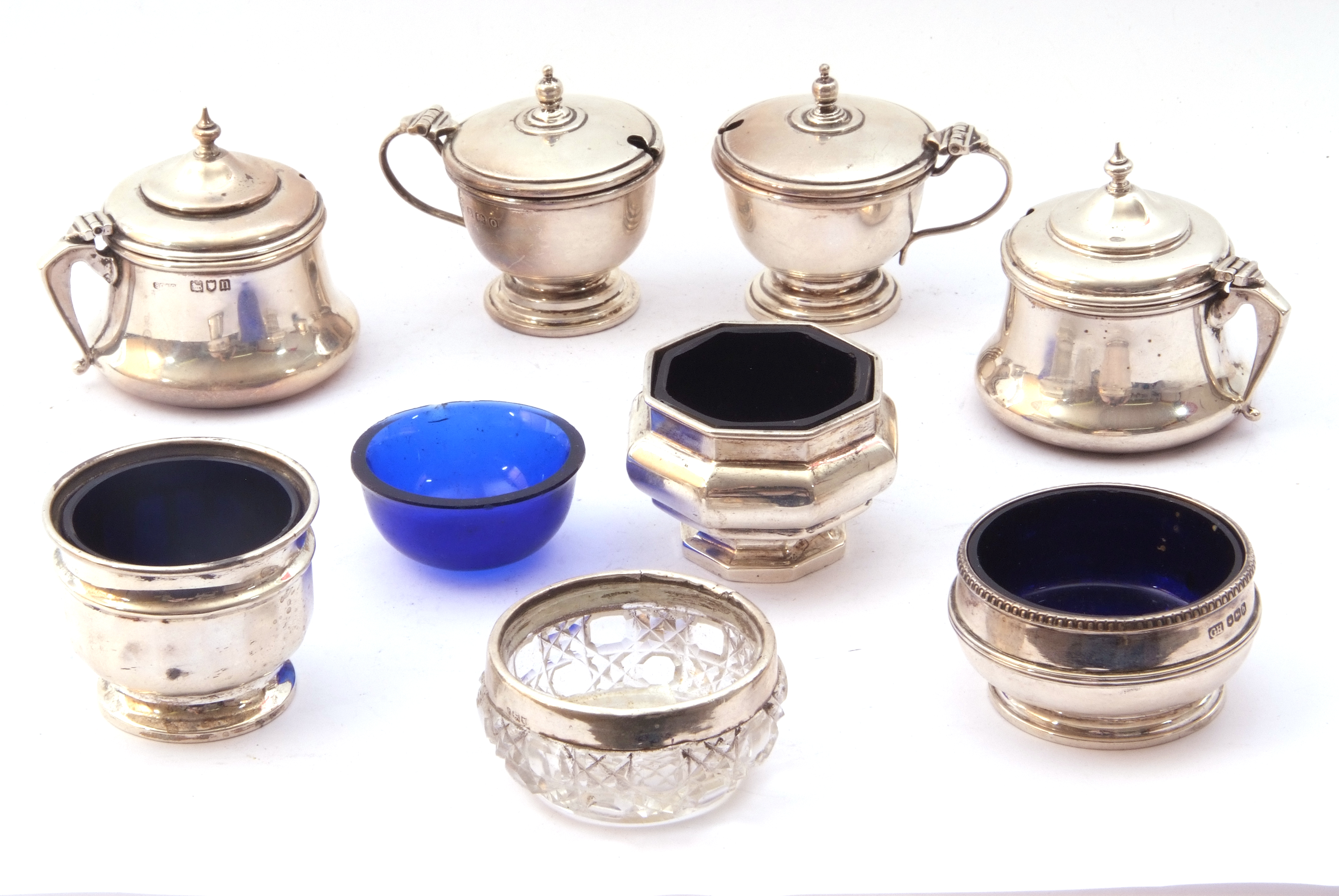 Mixed Lot: Pair of Edward VII silver mustards of squat circular form, urn finials to hinged lids (no - Image 2 of 2
