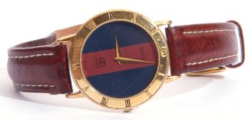 Last quarter of 20th century mid-sized Gucci quartz movement wrist watch with gold plated case,
