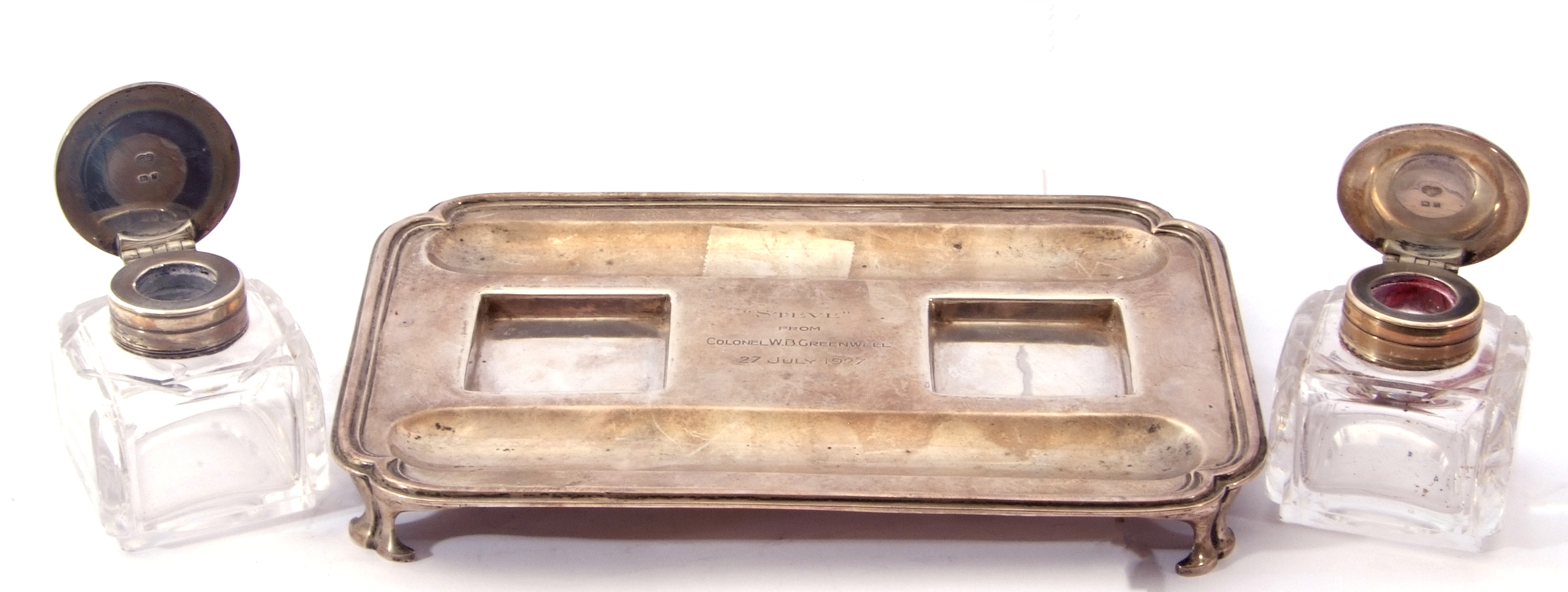 Early 20th Century ink and pen stand of shaped rectangular form, having two glass ink wells with - Image 3 of 4