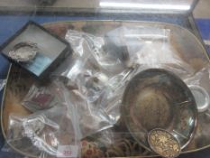 QUANTITY OF VARIOUS SMALL SILVER PLATED COLLECTABLES INCLUDING FAIRY HAT PIN, VARIOUS PILL BOXES,