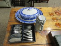 CASED SET OF PLATED FISH CUTLERY TOGETHER WITH AN ALFRED MEAKIN LEIGHTON TUREEN AND AN EARLY 20TH