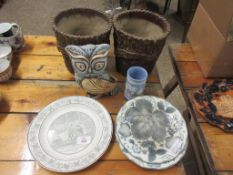 COLLECTION OF VARIOUS STUDIO POTTERY PIECES INCLUDING OWL, MOULDED PLATES ETC