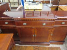 REPRODUCTION MAHOGANY EFFECT BREAK FRONT SIDEBOARD, LENGTH APPROX 162CM