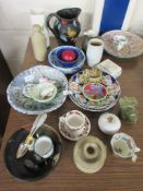 ASSORTMENT OF VINTAGE HOUSEHOLD CERAMICS INCLUDING EARLY 20TH CENTURY HAND DECORATED CHINESE
