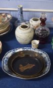 Group of Chinese ceramics and two lacquer dishes comprising a 18th century Chinese export dish (a/