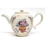 18th century Chinese export porcelain decorated with flowers on white ground (handle a/f), 13cm