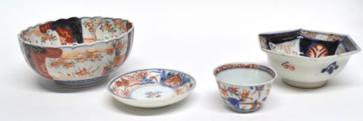 Quantity of Chinese/Japanese ceramics including a teabowl and saucers, small octagonal dish and