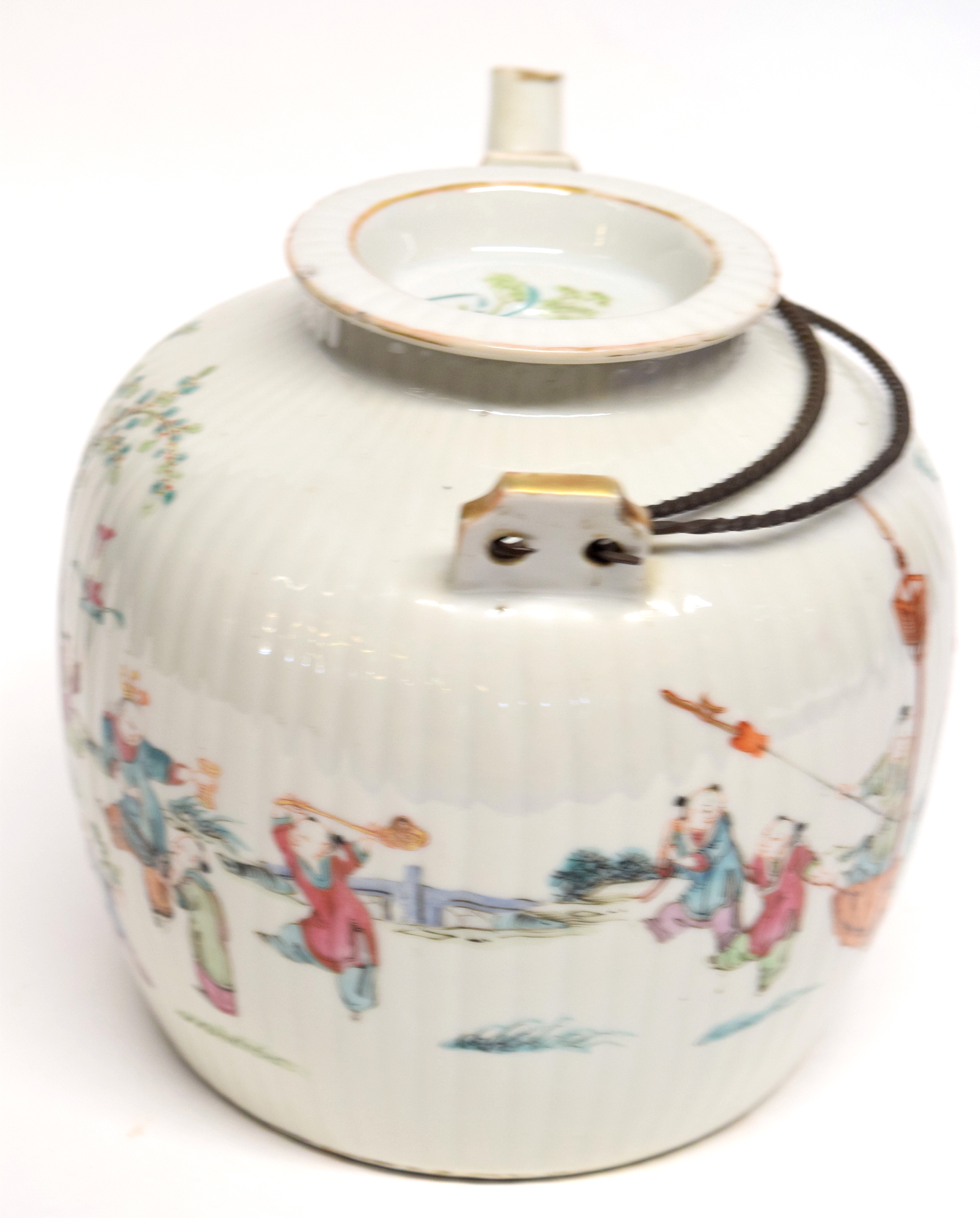 Large Chinese porcelain kettle decorated in polychrome with Chinese characters on a ribbed body, - Image 4 of 6