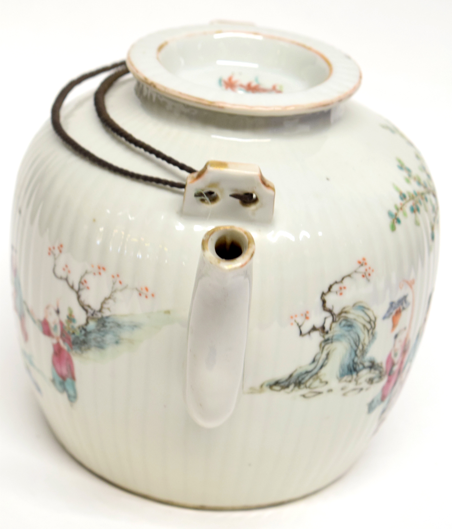 Large Chinese porcelain kettle decorated in polychrome with Chinese characters on a ribbed body, - Image 2 of 6